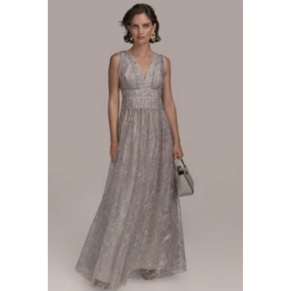 Donna Karan Sequin Embroidery Detail A-Line Gown Size 4 Mesh Sisal